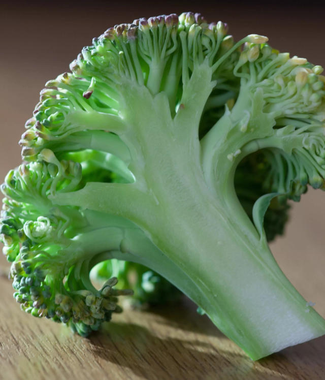 韭菜st: 无人机概念股 1、无人机行业龙头:大疆